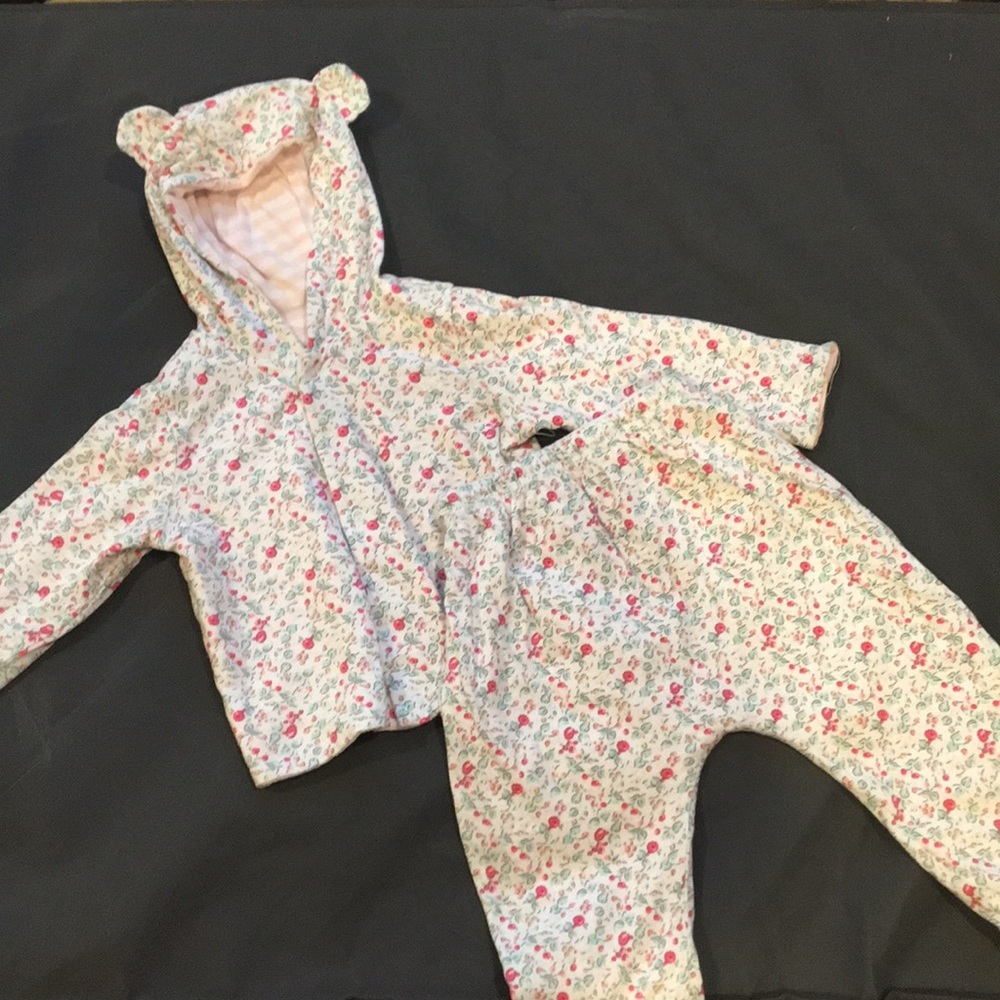 Baby gap two piece outfit